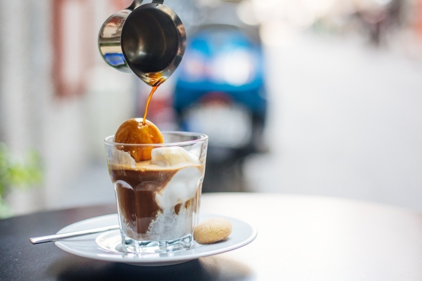 Koffie met vanille ijs: een onweerstaanbare koffietraktatie