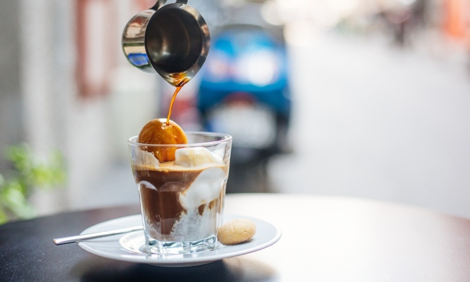 Koffie met vanille ijs: een onweerstaanbare koffietraktatie